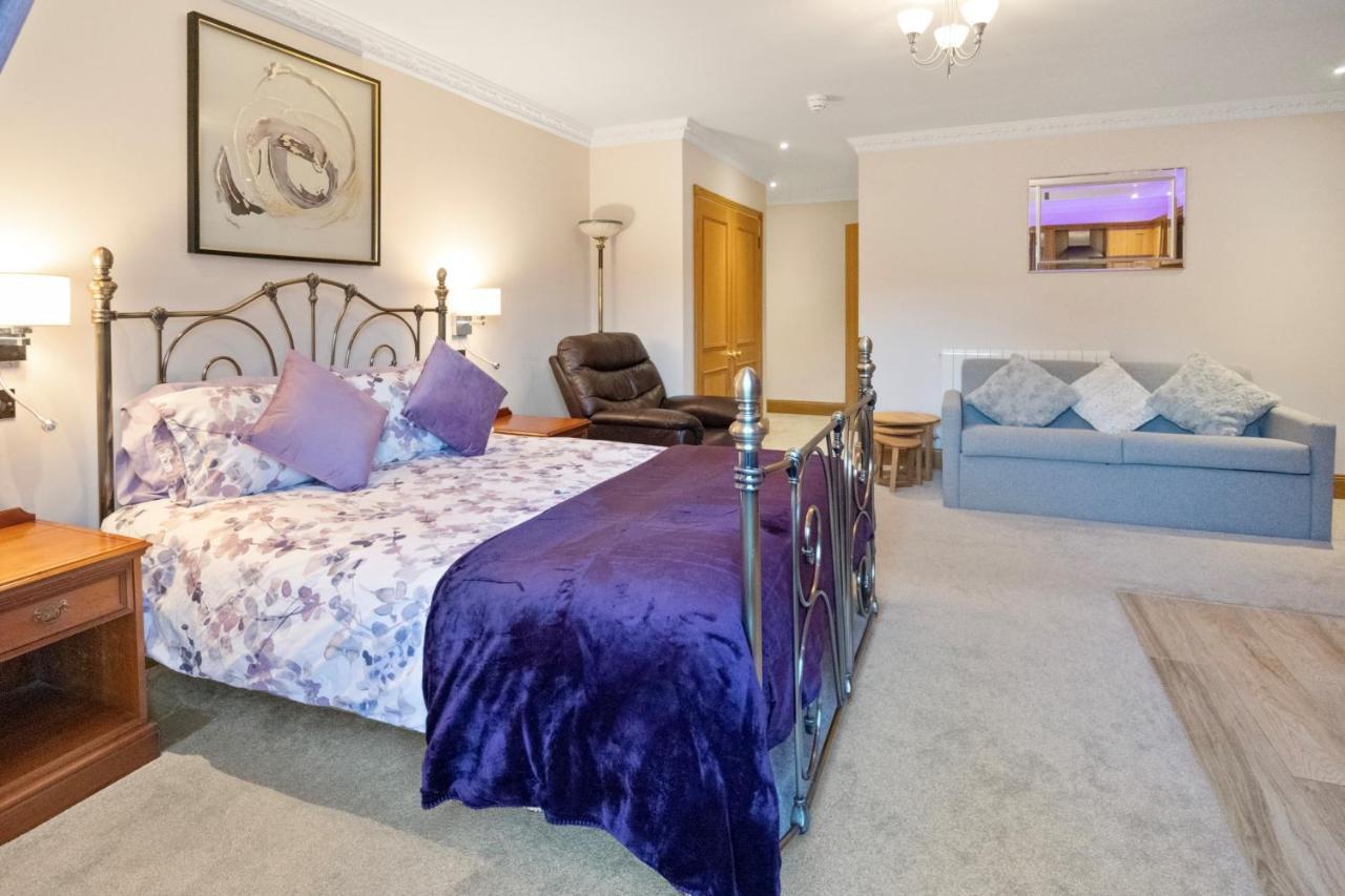 The Lodge - Studio Apartment'S Castel Εξωτερικό φωτογραφία